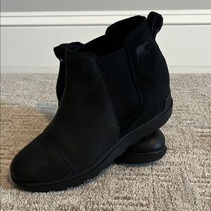 Sorel Women's Sleek Black Ankle Booties